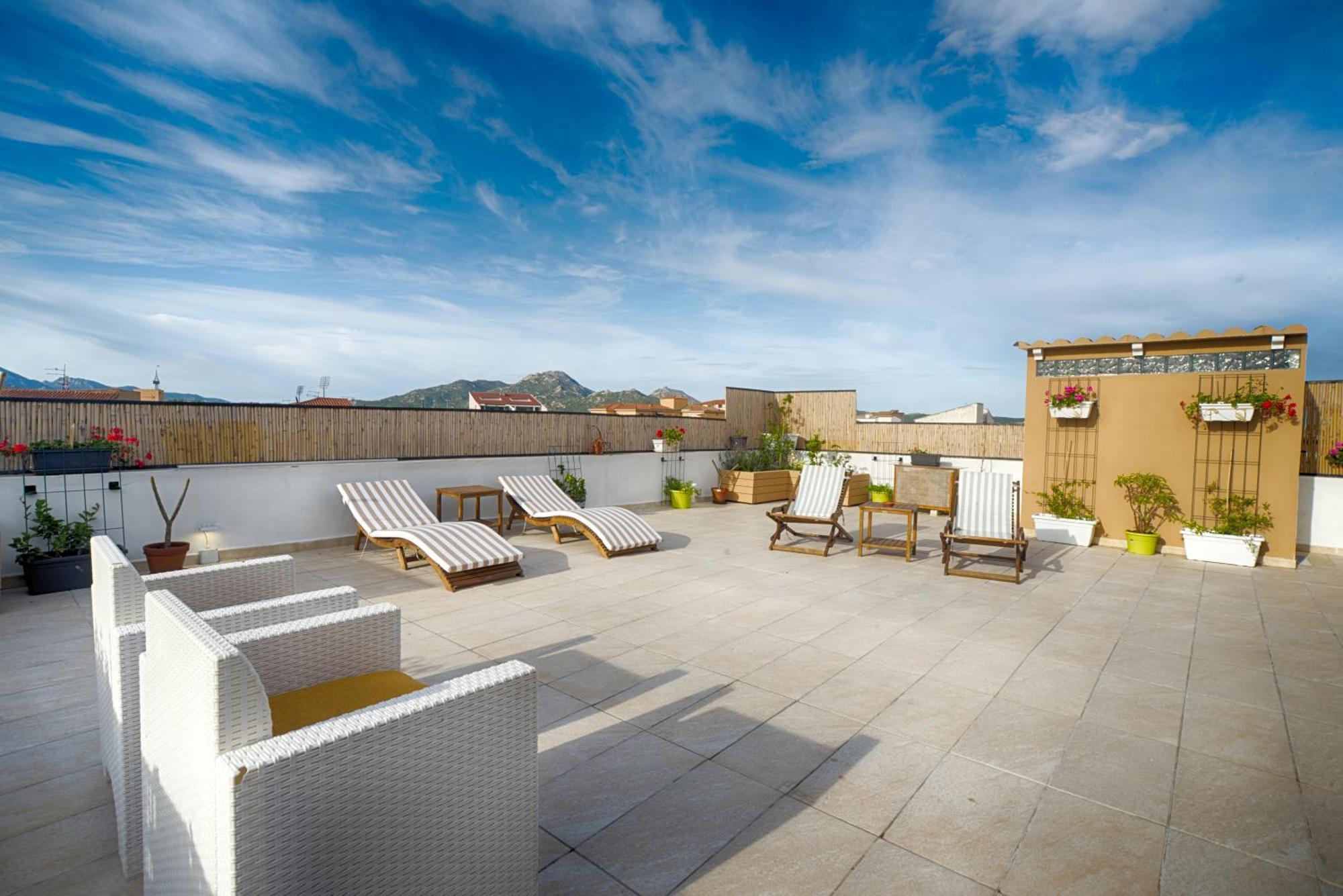 Terrace Rooms Olbia Center Bagian luar foto