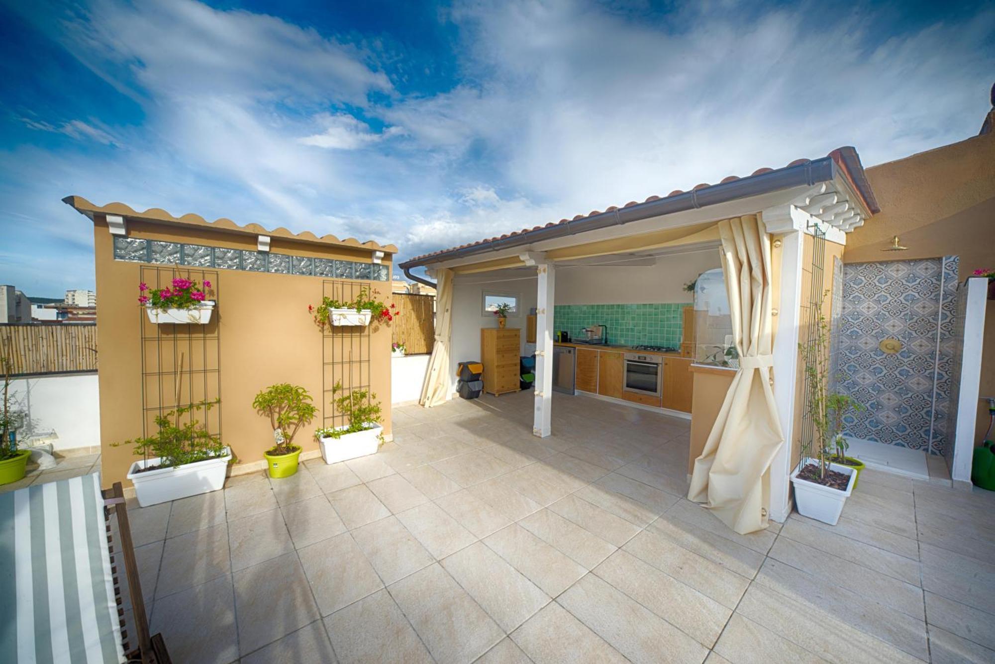 Terrace Rooms Olbia Center Bagian luar foto